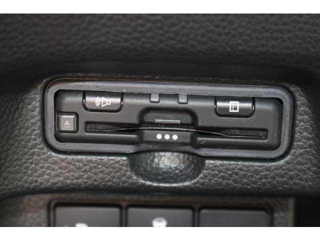 全国対応2年保証付　車検整備付　衝突軽減ブレーキ　ナビTV　バックモニター　両側パワースライドドア　ETC　スマートキー　ハーフレザー　Bluetooth接続　純正アルミホイール　ターボ　コーナーセンサー