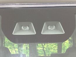 【スマートアシスト】走行中に前方の車両等を認識し、衝突しそうな時は警報とブレーキで衝突回避と被害軽減をアシスト。より安全にドライブをお楽しみいただけます。