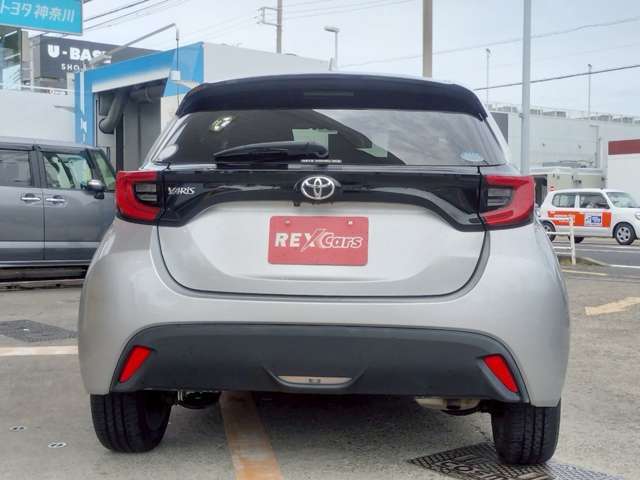 納車時スタッフが丁寧に洗車・室内清掃♪オプションでボディーコーティングや鈑金塗装も受け付けております。