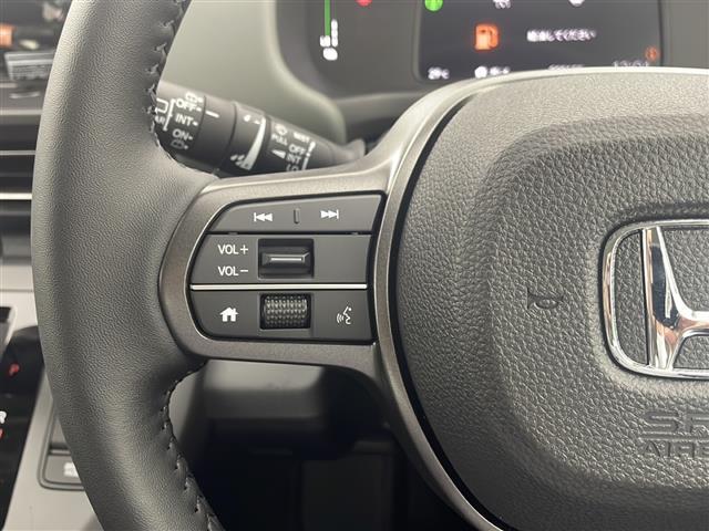【運転席操作部】快適なドライブを楽しむための機能が装備されています！運転席から触れるので、使いやすいです！除菌プランいれていただくと、さらに清潔で安心していただけます！