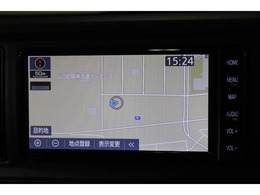 純正ナビを装備。初めての場所へのお出かけもナビがあると安心です。ハンズフリー通話に使えるBluetoothにも対応しています♪