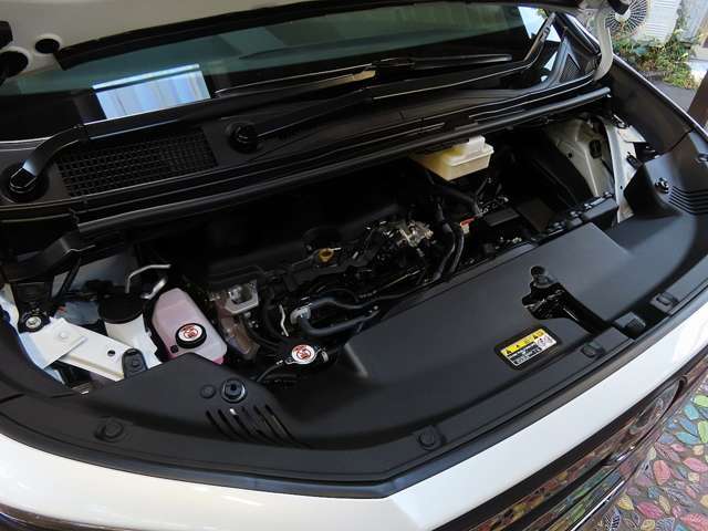 ■TOYOTA製オリジナルHYBRIDテクノロジーシステム ■エンジン型式：A25A-FXS 177ps ■総排気量：2,487cc ■フロント電動モーター：5NM 182ps ■リア電動モーター：4NM 54ps ■現在走行距離：6,987km（撮影時）