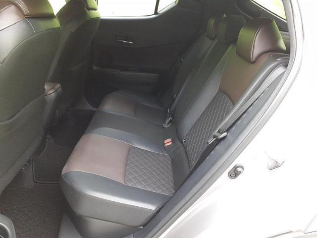 WECARSでは各商談席に大型モニターをご用意しております！見やすい大画面でゆったりと全国の在庫をご覧いただけます！是非ご来店お待ちしております！