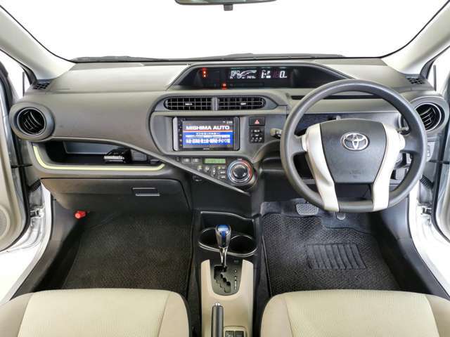 禁煙車ではありませんが　　強烈なタバコ臭は感じません・・・仕入れ担当は　非喫煙者ですよ