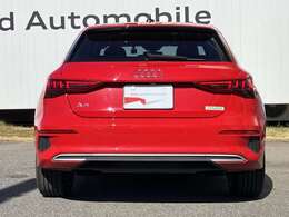 2023年モデル　17AW　スマートフォンインターフェイス　LEDヘッドライト　バーチャルコックピット　アダプティブクルコン　サイド＆レーンアシスト　シートヒーター　リヤビューカメラ