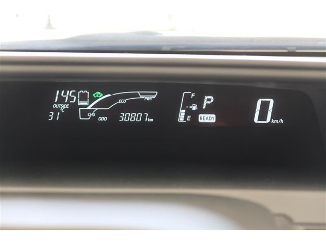 トヨタ認定中古車には1年間走行距離無制限の『ロングラン保証』がついています。年式は問わず、全国約5,000ヶ所のトヨタのお店で保証修理を受けることができます。