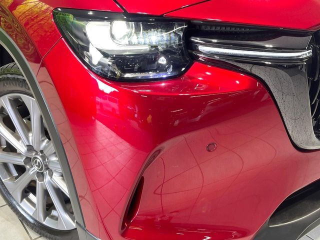 【LEDヘッドライト】悪天候や夜間走行時も良好な視界を確保し安心して運転できる高輝度LEDヘッドライトを装備！点灯速度が早く、消費電力も抑えられています。