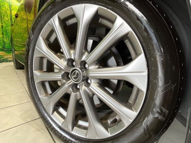 【純正20インチアルミホイール】外観にマッチした純正アルミホイールを装着しております。各種社外アルミホイールや、スタッドレスタイヤも取扱いしております。是非ご相談ください♪
