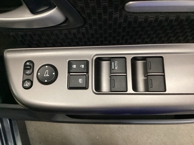 ドアスイッチもシンプルで、使いやすさを考え設計されています。