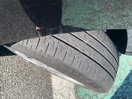 【タイヤの溝】溝も十分残っているので、すぐに交換の必要はありません！溝が一定以上消耗している場合は新品に交換しています！