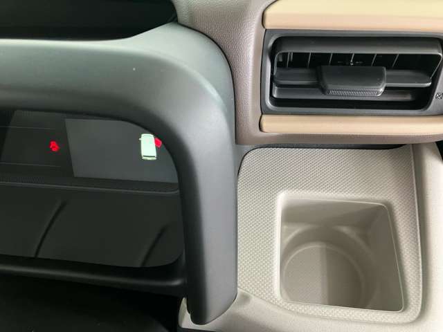 当店は16号線沿いにあります。「軽」未使用車専門店と書かれている赤色の看板が目印です。