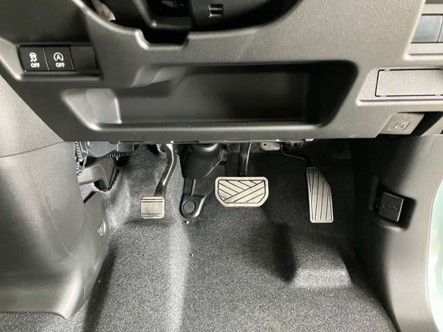 当店はお客様との会話を通じて、ライフスタイルに合ったクルマ購入の実現に尽力します。