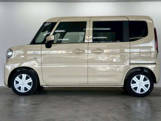 当店は16号線沿いにあります。「軽」未使用車専門店と書かれている赤色の看板が目印です。