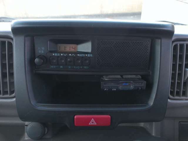 「ラジオ」FM/AM切替ラジオで運転中は交通状況をチェック！！