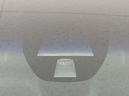 【シティブレーキアクティブシステム】低速走行中に前方の車両等を認識し、衝突しそうな時は警報とブレーキで衝突回避と被害軽減をアシスト。より安全にドライブをお楽しみいただけます。
