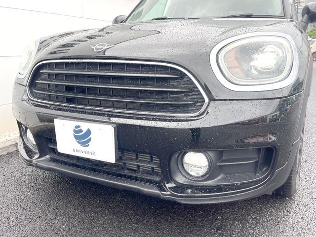 ●LEDヘッドライト：夜間走行時も良好な視界を確保し安心して運転できる高輝度LEDヘッドライトを装備！点灯速度が早く、消費電力も抑えられています。