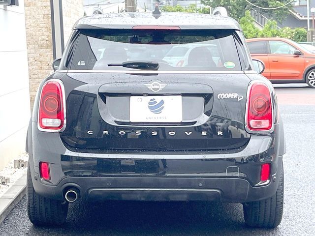 ●当店では第三者機関による車両品質鑑定を導入し、修復歴車を排除。鑑定書が発行されますので、ぱっと見ただけでは分からない箇所まで納得した上でご検討いただけます。※一部未実施の場合がございます。