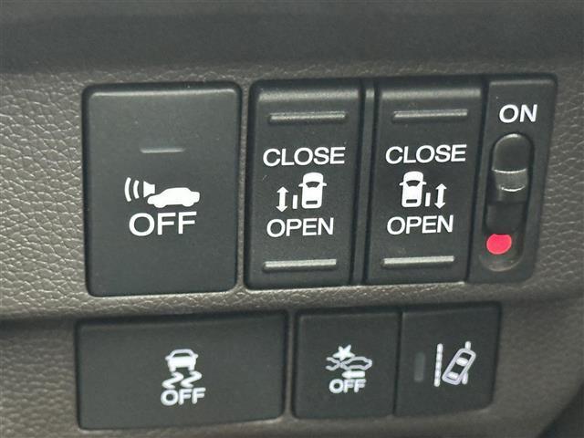 【運転席操作部】快適なドライブを楽しむための機能が装備されています！運転席から触れるので、使いやすいです！除菌プランいれていただくと、さらに清潔で安心していただけます！