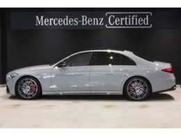 メルセデス・ベンツ八王子の最新のショールームには、大型モニターがあり最先端のメルセデス・ベンツをご体感頂けます！屋内展示場のため、天候の悪い日でも、ごゆっくりとお車をご覧頂ける店舗でございます！