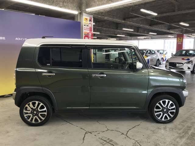 エンジンルーム、室内、クリーニング済みです。厳選したお車を屋内展示場にて展示中☆車両品質には自信がございます！ぜひ一度ご来店ください！！