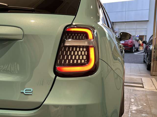 LEDテールランプを採用！後続車への視認性を高めます