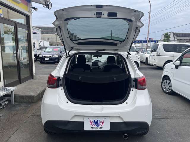 まずはご連絡ください。お車の詳しい内容をお伝えさせていただきます。