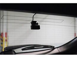 今では当たり前の装備となっているドライブレコーダーです！