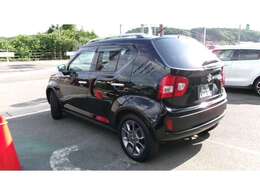 当店は販売のみではなく車検点検・整備・板金工場を完備しております！