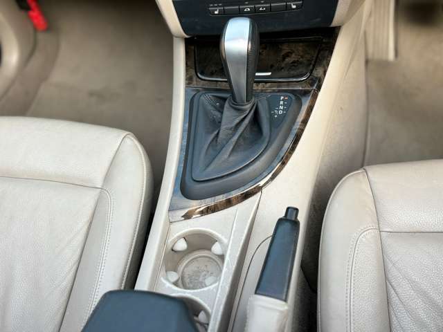 AUTO DEALER  LUCXIA　　TEL：0476-85-5936