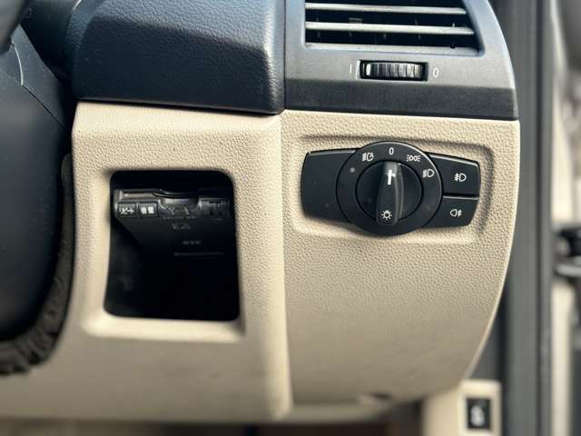 AUTO DEALER  LUCXIA　　TEL：0476-85-5936