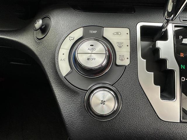 【運転席操作部】快適なドライブを楽しむための機能が装備されています！運転席から触れるので、使いやすいです！除菌プランいれていただくと、さらに清潔で安心していただけます！