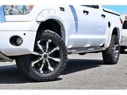 2008年モデル　4WD　実走行オートチェック付　サンルーフ　グレー本革シート　ハードトノカバー＆ベッドライナー　リフトアップ　ウルトラモータースポーツ20インチホイール　サイドステップ　バックカメラ