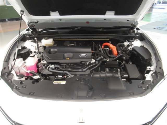 「　まるまるクリン」によりエンジンルームもキレイに仕上げてあります　もちろん整備も済みですのでご安心してお乗りいただけます