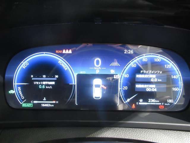 走行距離が少ないクルマです　メーターの視認性もよく安全運転ができますね