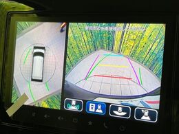 【全方位モニター用カメラ】専用のカメラにより、上から見下ろしたような視点で360度クルマの周囲を確認することができます☆死角部分も確認しやすく、狭い場所での切り返しや駐車もスムーズに行えます。