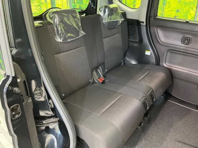 高品質なオリジナルフロアマットもオプションにてご用意しております。お好きなデザインやカラーをお車に合わせて選んでいただくことができます♪