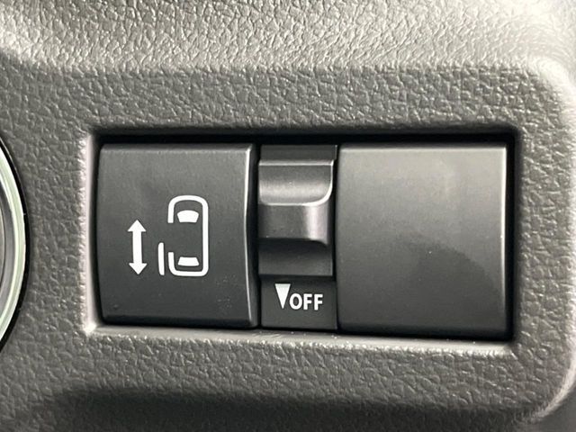 【パワースライドドア】スマートキーや運転席のスイッチでスライドドアの開閉が可能♪電動だから力を入れてドアを開ける必要が無く、小さいお子様でも、重い荷物を持っている時もラクに開け閉めできます♪