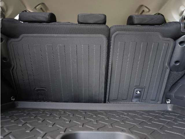 ◆フル乗車でもしっかり荷物を収納出来るラゲッジスペースです。普段の買い物でしたらしっかり積める十分な荷室スペースが確保されています。