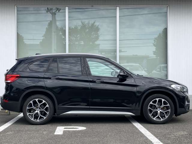 オリジナル・サービスもついたBMW自動車保険も取り扱っております。BMW自動車保険にご加入いただくと、万一のトラブルを24時間365日サポートするエマージェンシー・サービスの〈プレミアム〉をご利用いただけます。