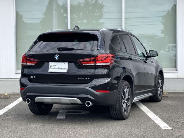 Emergency Service 365日24時間体制で、万一の故障などのトラブルに対応。応急処置のアドバイスのみならず、保証期間中は出張修理やレッカーなどの手配、さらにはお客様の代替交通手段やホテルの確保を行います。