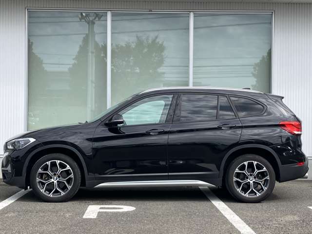 BMW Premium Selection 2年間走行距離無制限保証、安心もBMWクオリティ。BMWメカニックによる360度チェックの納車前点検。交換基準に達した部品があれば、BMW純正部品だけを使用し整備した後にお引渡しします。