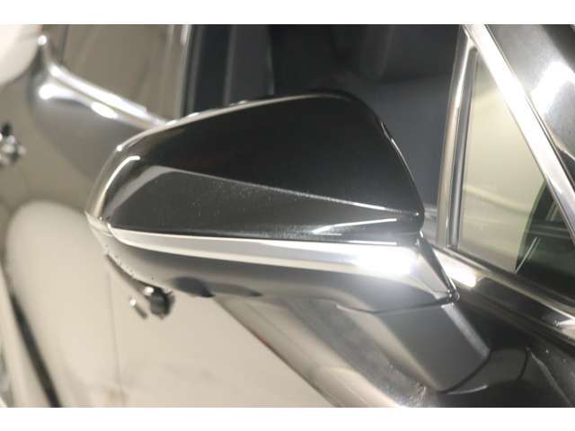 あらゆるシーンで味わえる、思い通りの操舵感ドライビングの愉しさが、レクサスの魅力です。