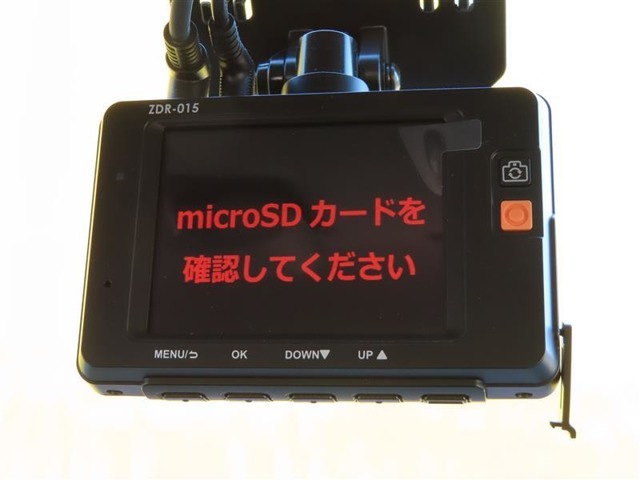 最近付けているユーザーも多いドライブレコーダー。万が一の事故などの証拠づくりに最適です！また、旅先の模様も録画できますので、旅の記憶としても使えます。