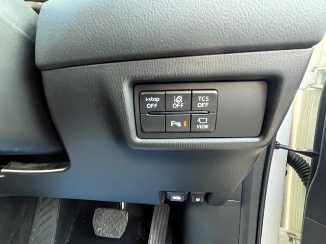 安全装備スイッチとなっております！車線逸脱警報装置や360度ビューカメラやアイストップ、コーナーセンサーが使えて、安心安全にドライブ！安全装備も充実しておりますので、安心ですね！