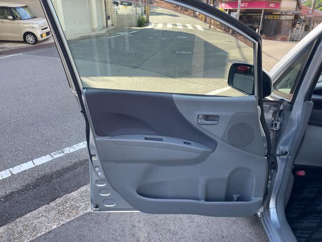助手席ドア内