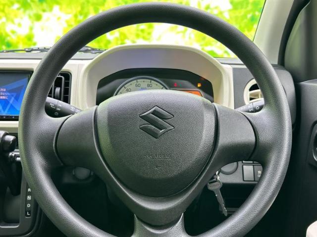 WECARSの展示場では実際に見て、触ってお車をお選びいただけます！知識の豊富な営業スタッフが様々なカーライフをご提案いたします！