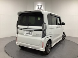 Honda認定中古車 U-Selectは3つの安心をお約束します。　1　Hondaのプロが整備した安心。 2　第三者機関がチェックした安心。　3　購入後もHondaが保証する安心。