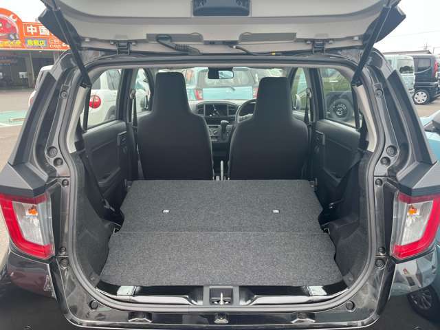 ☆お車についた傷やヘコミ、事故の修理もハヤシにお任せください。自社鈑金工場で修理ができますの安心です☆