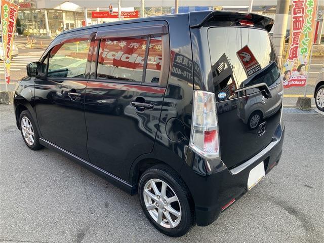 朝10時から夜7時半まで営業です。　定休日は水曜日です。