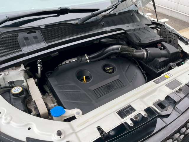 【主要諸元】DOHC・水冷直列4気筒ターボ/1998cc/6速AT/フルタイム4WD240ps/34.7kg.m/全長435×全幅190×全高163